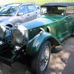 Stara "Lagonda", parkirana kraj dvorca Ševerni