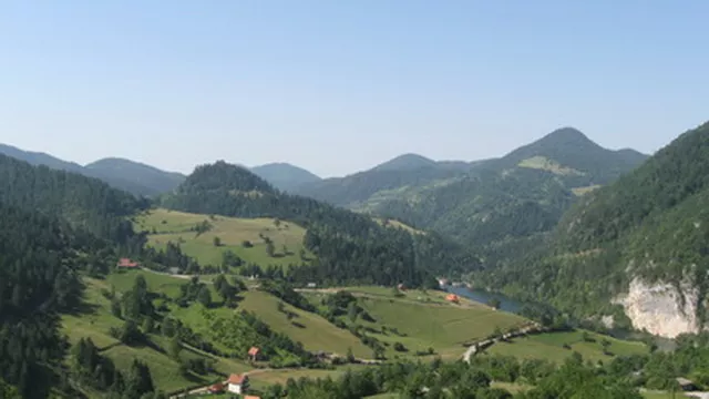 PLanina Tara i Spajića jezero selo Zaovine photo Zlatko Šćepanović PLanina Tara i Spajića jezero selo Zaovine photo Zlatko Šćepanović