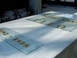 Titov grob Kuća cveća Jugonostalgija istorija bolesti Titov grob Kuća cveća Jugonostalgija istorija bolesti