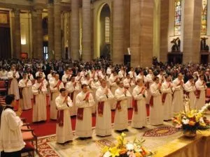 Opus Dei sveštenici na misi