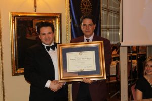 Rotari Klub šta je to rotarijanac i Rotary club Beograd Vračar povelja