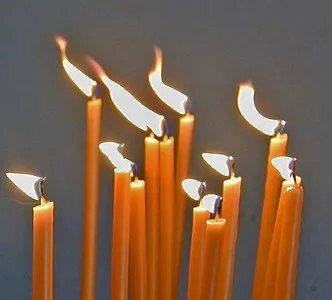 Pravoslavne svece gore Orthodox Candles light