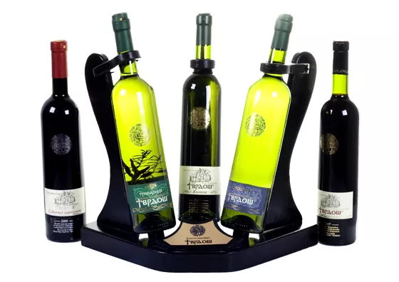 Tvrdoš vina i manastir vinarija belo crveno vino