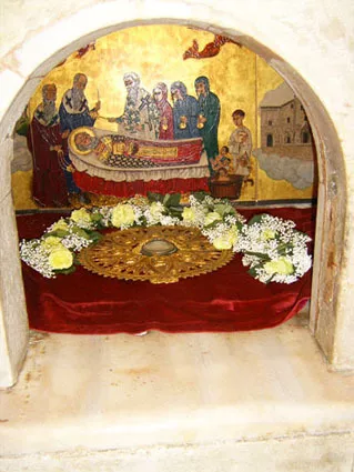 Grob Svetog Nikole Mirlikijskog Čudotvorca Bari Italija Sveti Nikola Grob Svetog Nikole Mirlikijskog Čudotvorca Bari Italija Sveti Nikola