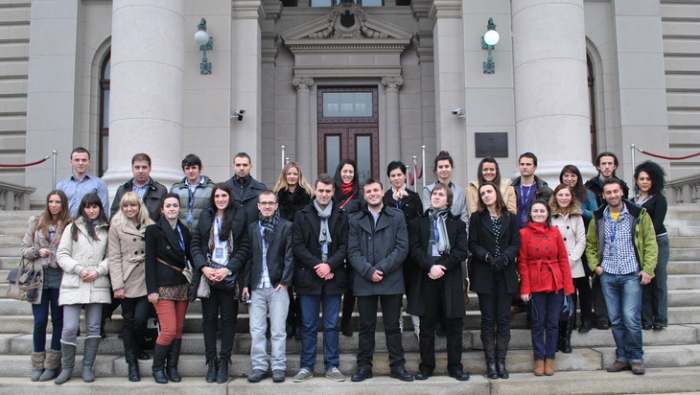Pomirenje Balkanskih naroda i naš doprinos pomirenju Inicijativa mladih Skupština