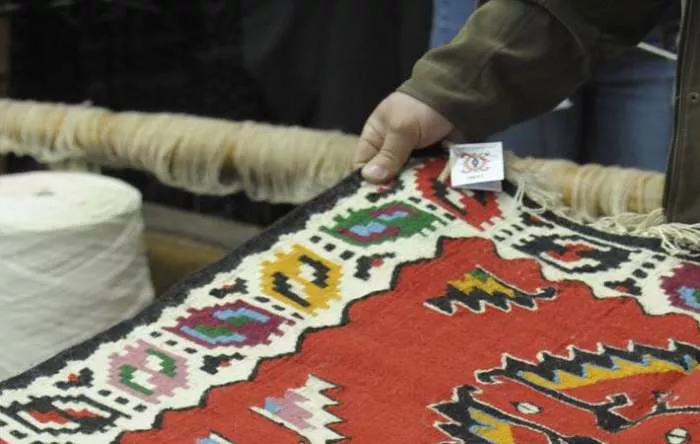 Pirotski ćilim - Istorija i poreklo Pirotskih ćilima Pirotski ćilim - Istorija i poreklo Pirotskih ćilima