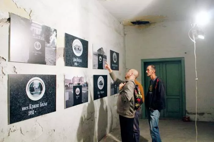 Otključavanje za Dom Vojske u Kruševcu i Asocijacija mladih izložba slika i radova Otključavanje za Dom Vojske u Kruševcu i Asocijacija mladih izložba slika i radova