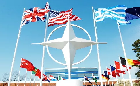 Sukob civilizacija - Zapad protiv svih Nato alijansa i zastave Sukob civilizacija - Zapad protiv svih Nato alijansa i zastave