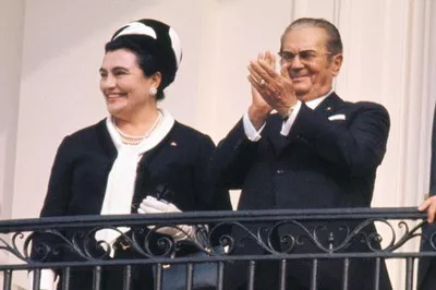 Feljton Josip Broz Tito i kult ličnosti Udvornička književnost – 15 Feljton Josip Broz Tito i kult ličnosti Udvornička književnost – 15