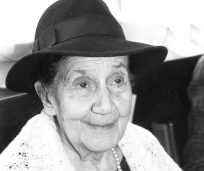 Usliši molbu - pesma posvećena Desanki Maksimović Usliši molbu - pesma posvećena Desanki Maksimović