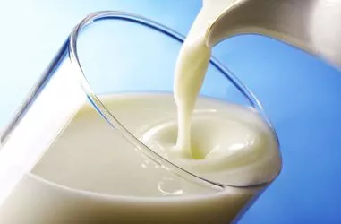 Da li piti sveže mleko ili UHT mleko – koje je bolje pasterizovano ili sterilizovano Da li piti sveže mleko ili UHT mleko – koje je bolje pasterizovano ili sterilizovano