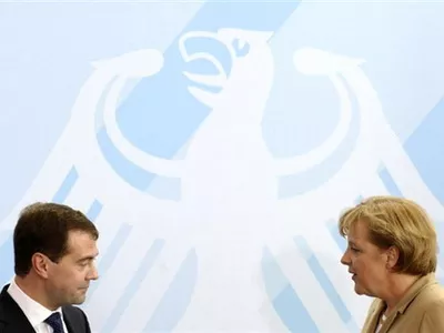 Gluvo doba Rusofili i Rusofobi, Eurofili i Eurofobi i centar sveta - Medvedev i Merkel Gluvo doba Rusofili i Rusofobi, Eurofili i Eurofobi i centar sveta - Medvedev i Merkel