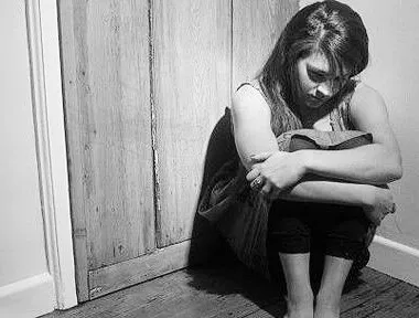 Kritika povodom naslovne kompozicije „Večernjih novosti“ Pop silovao devojčicu u crkvi Kritika povodom naslovne kompozicije „Večernjih novosti“ Pop silovao devojčicu u crkvi