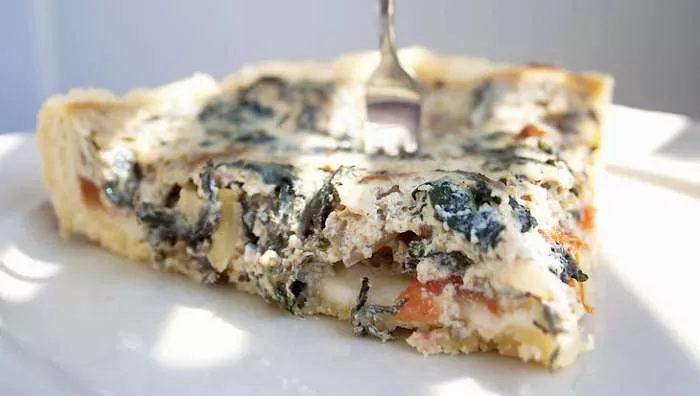 Domaća pita od koprive i sira Domaća pita od koprive i sira