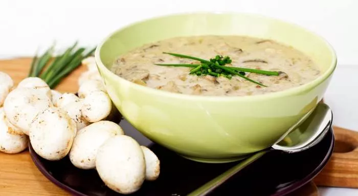 Gobova juha - bogata krem čorba od pečuraka Gobova juha - bogata krem čorba od pečuraka