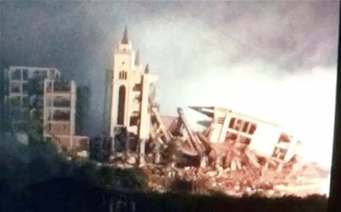 Kina i antihrišćanstvo - srušena kineska crkva Kina i antihrišćanstvo - srušena kineska crkva