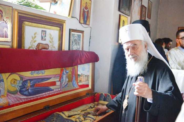 Polaganje moštiju Svetog Justina Ćelijskog u kivot i patrijarh srpski Irinej