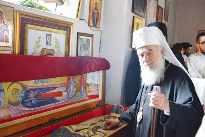 Polaganje moštiju Svetog Justina Ćelijskog u kivot i patrijarh srpski Irinej Polaganje moštiju Svetog Justina Ćelijskog u kivot i patrijarh srpski Irinej