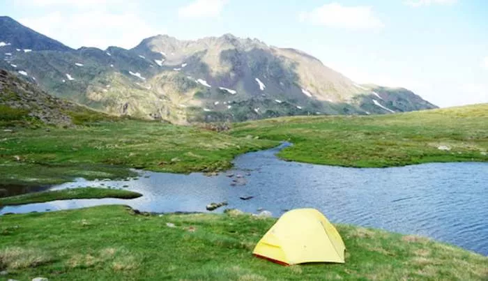 Kampovati u prirodi - šta poneti za kampovanje
