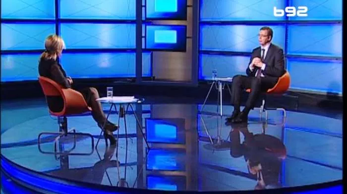 Utisak nedelje je ukidanje Utiska nedelje - Olja Bećković i Aleksandar Vučić na B92 Utisak nedelje je ukidanje Utiska nedelje - Olja Bećković i Aleksandar Vučić na B92