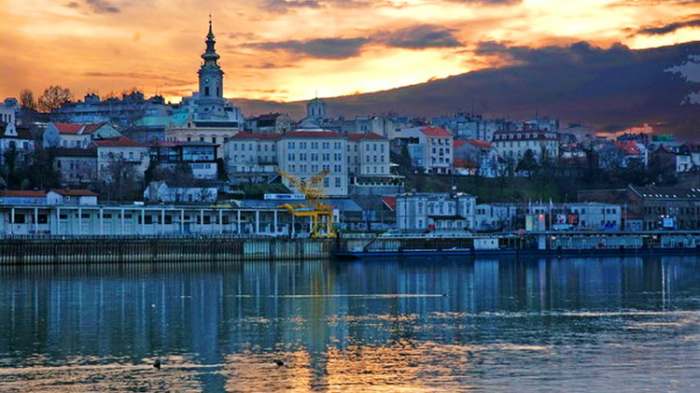 Beograde dobro jutro! Pozdravlja vas Duško Radović - Beograd ujutru photo by Vlado Marinković