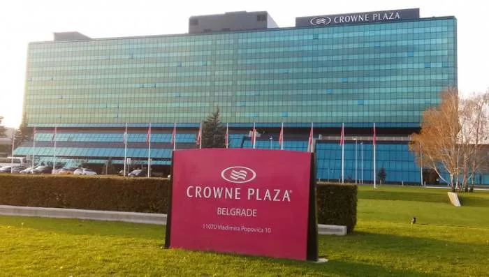 Crown Plaza u Beogradu i nedeljni brunch švedski sto Crown Plaza u Beogradu i nedeljni brunch švedski sto