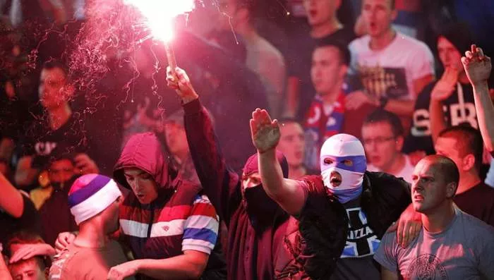 Izvini i hvala je javno i otvoreno pismo deci punoj besa i gneva Izvini i hvala je javno i otvoreno pismo deci punoj besa i gneva