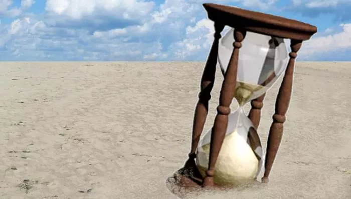 Peščani sat u pustinji i sećanje na smrt Peščani sat u pustinji i sećanje na smrt