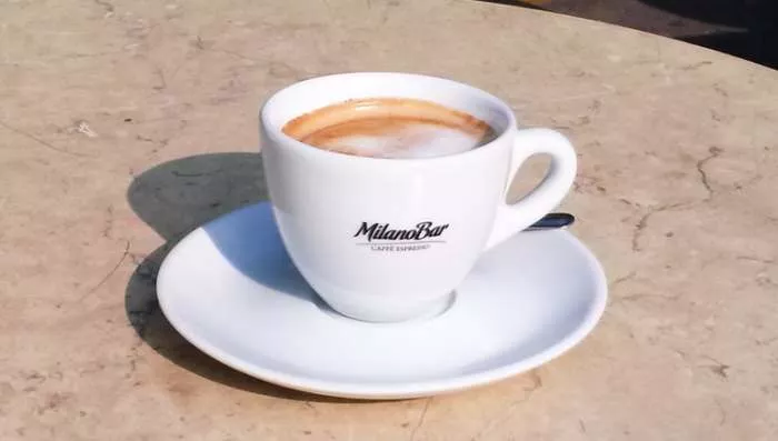 Sport cafe SC Olimp - produženi espreso sa mlekom Sport cafe SC Olimp - produženi espreso sa mlekom