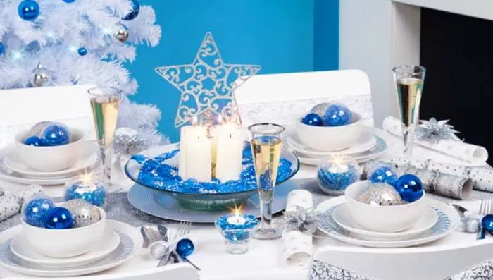 Procena koliko para potrošimo za novogodišnje veče i doček Nove godine Procena koliko para potrošimo za novogodišnje veče i doček Nove godine