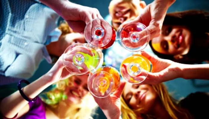 Saveti kako se rešiti mamurluka Saveti kako se rešiti mamurluka