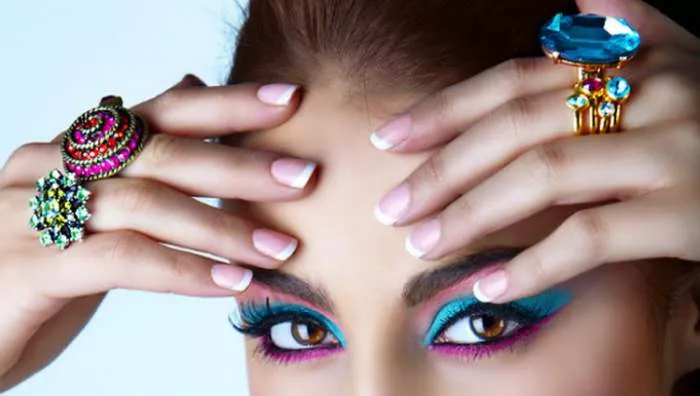 Zanimljiv Nakit kao poklon za Novu godinu Zanimljiv nakit kao poklon za Novu godinu