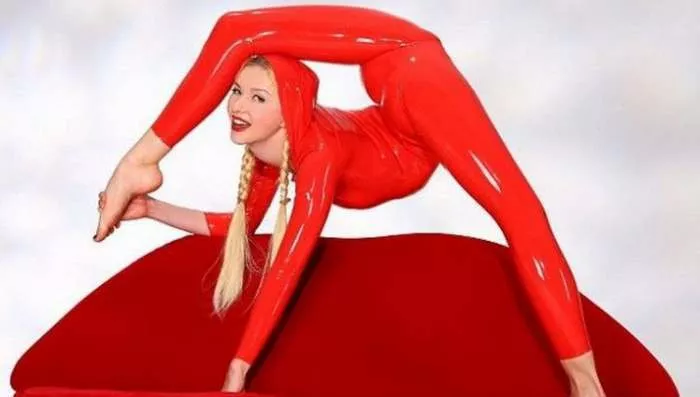 ruskinja Julija Gantel Zlata žena od gume Julija Gantel Zlata - žena od gume