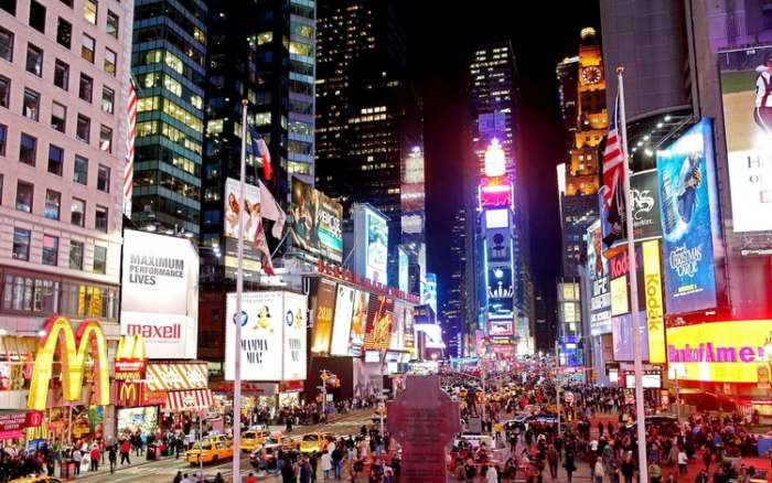 Njujork Times Square noću Njujork Times Square noću