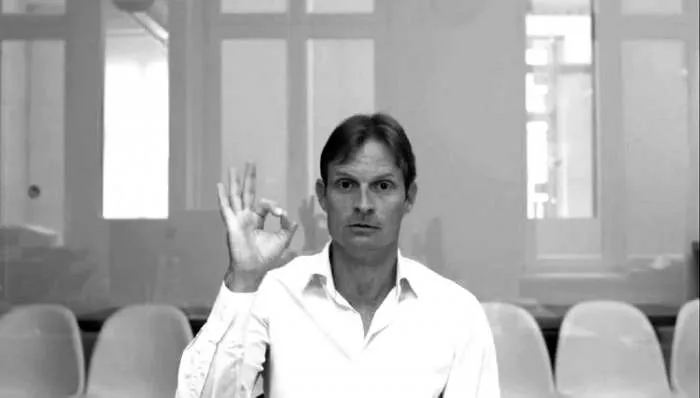 Mustra za revoluciju - Srđa Popović Mustra za revoluciju - Srđa Popović