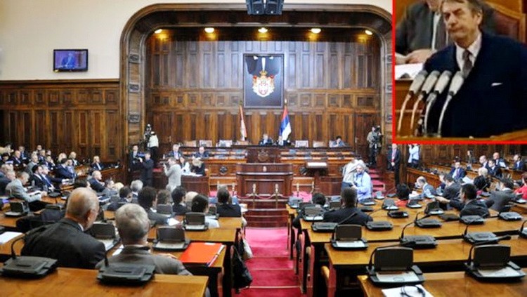 Branko Lazić i Tužna priča o dedi i unuku u Skupštini Srbije Branko Lazić i Tužna priča o dedi i unuku u Skupštini Srbije