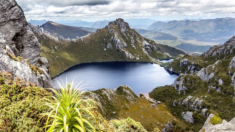 Jezero Oberon u Arturovima planinama Tasmanija