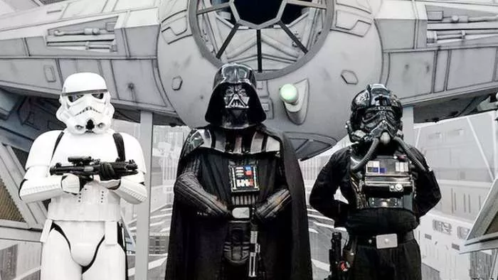 Totalitarizam elite i totalitarna propaganda za mase - film Rat zvezda Totalitarizam elite i totalitarna propaganda za mase - film Rat zvezda