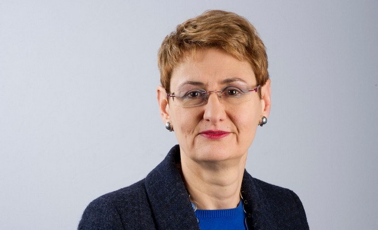 Oana Lungesku NATO Savetnica za medije i komunikaciju Oana Lungesku NATO Savetnica za medije i komunikaciju