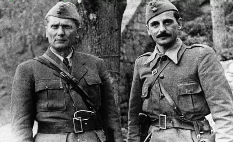 Josip Broz Tito i Koča Popović - bitka na Sutjesci Josip Broz Tito i Koča Popović - bitka na Sutjesci