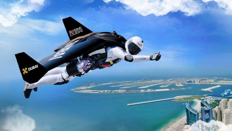 Jetman - čovek koji leti krilima na mlazni pogon Jetman - čovek koji leti krilima na mlazni pogon