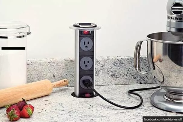 Skrivena utičnica Stvari budućnosti - Skrivena utičnica