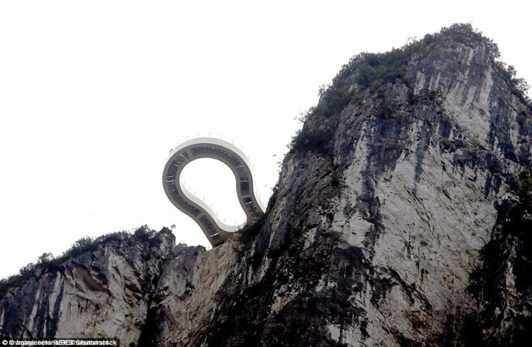 Glass bridge in China 10