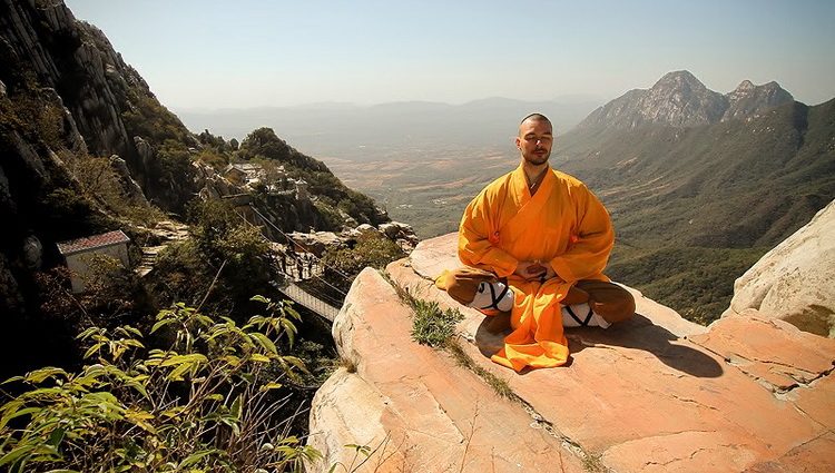 Kung fu borac iz Srbije i manastir Šaolin u Kini Kung fu borac iz Srbije i manastir Šaolin u Kini