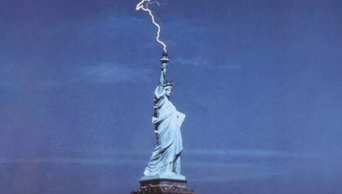 Dekodiranje naroda Poslednje razvrstavanje ili akademici trče počasni krug Dekodiranje naroda Poslednje razvrstavanje ili akademici trče počasni krug