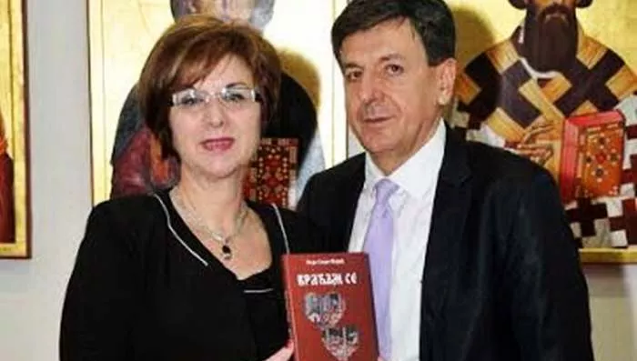 Nada Hadži-Perić - Prva zbirka poezije „Vraćam se“ Nada Hadži-Perić - Prva zbirka poezije „Vraćam se“