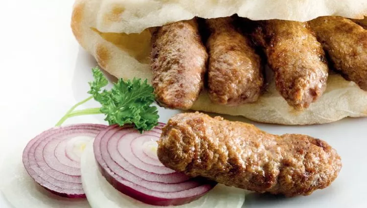 Recept za bosanske ćevape - Recept kako se prave bosanski ćevapi Recept za bosanske ćevape - Recept kako se prave bosanski ćevapi