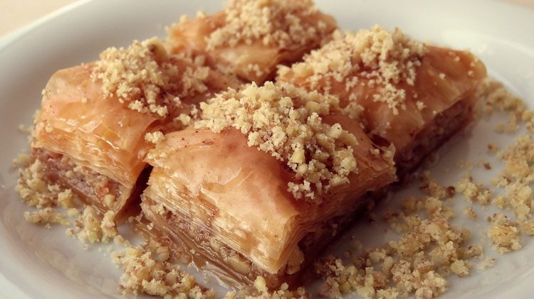 Domaći recept kako se pravi pita sa orasima Domaći recept kako se pravi pita sa orasima