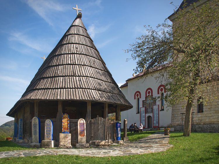 Мозаик Српска мајка