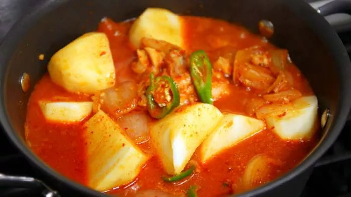 ljuta krompir čorba